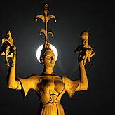 Wahrhaft majestätisch. Die Imperia im Mondschein.