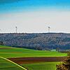 Bei Ippingen stehen bereits sechs Windkraftanlagen. Und wie sieht es auf der Länge aus? Solarcomplex will Ende des Jahres einen neuen ...