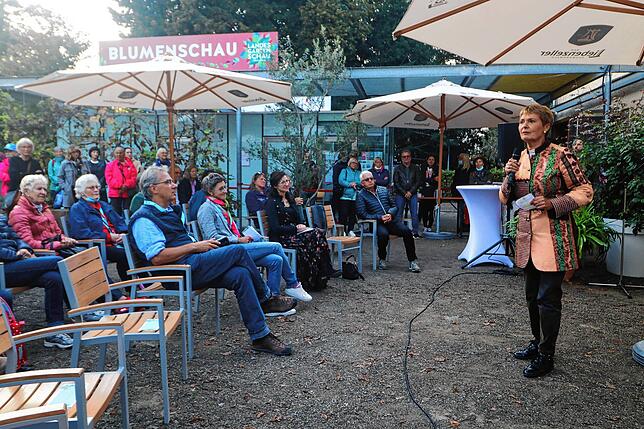 Dienstag, 17.55 Uhr: Blumenschau-Patin Friedlinde Gurr-Hirsch, ehemalige Staatssekretärin im Ministerium für Ernährung und Ländlichen ...