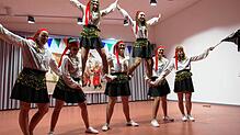 Beim Bürgerball in Menningen zeigten die &bdquo;Piratenperlen&ldquo; einen tollen Tanz.