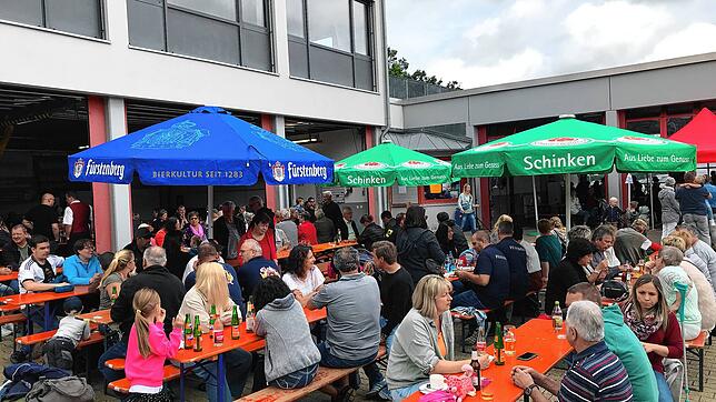 Groß ist das Interesse am Tag der offenen Tür anlässlich des 150-jährigen Jubiläums der Abteilung Stadt. Die Sitzmöglichkeiten vor dem ...