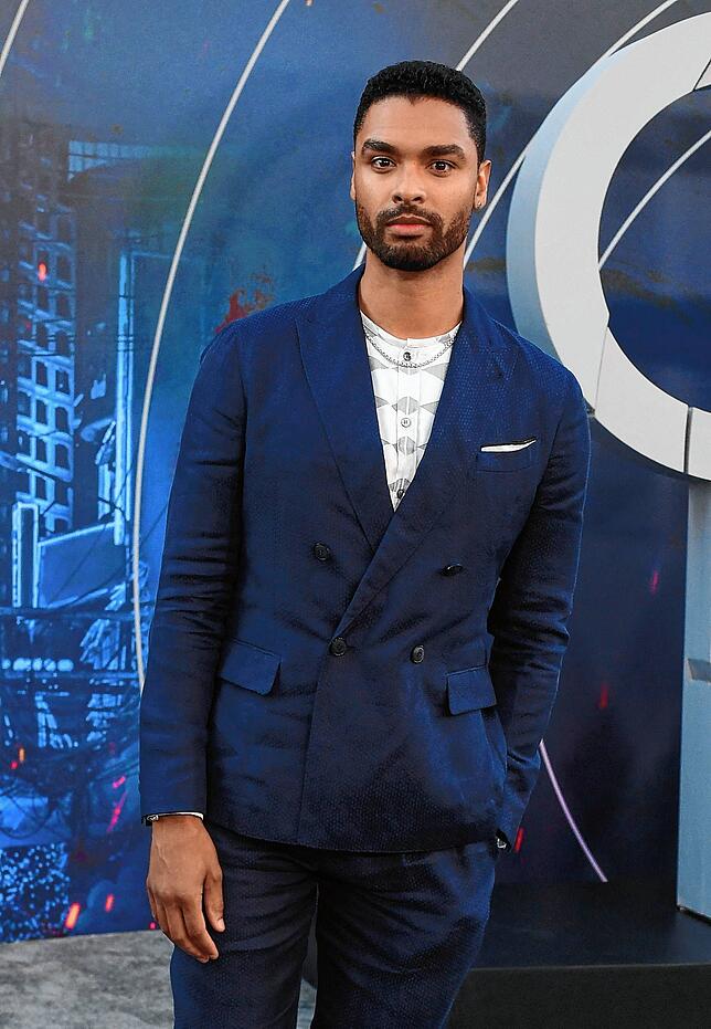 Rege-Jean Page bei der &bdquo;The Gray Man&ldquo; Premiere.