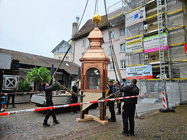 Bild 12: Das untere Tor hat einen neuen Glockenturm! Das sind die spektakulärsten Bilder der Montage