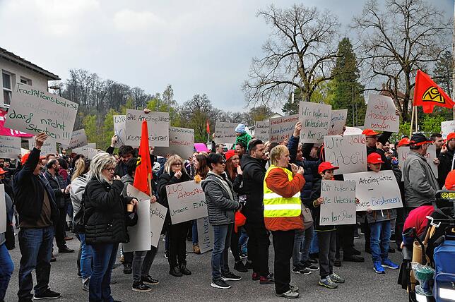 Am Samstag den 13.4.2019 fand auf dem Fabrikgelände der Firma Lauffenmühle in Lauchringen eine Kundgebung mit rund 800 Teilnehmern ...