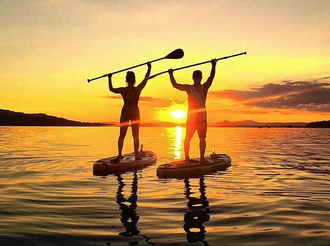 Lakesup bietet auch Sonnenuntergangs-Touren mit dem Stand-Up-Paddle an.