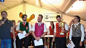 Die Platzierten (von links): Simon Griesser vom Musikverein Ablach 4. Platz, Steffen Beha aus Heudorf 3. Platz. Robin Riester aus ...