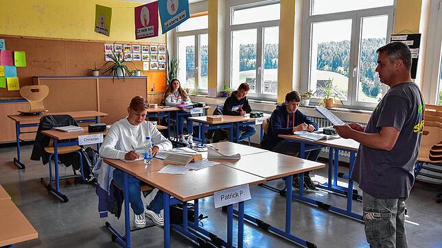 Genügend Sicherheitsabstand zwischen den Schülern ist in den Klassenzimmern an der Gerwigschule gegeben. Die Klassen wurden auf mehrere ...