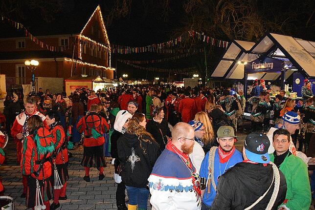 Bild 10: Narrentreffen der Urviecher-Zunft: Bilder vom Eröffnungsumzug (2)