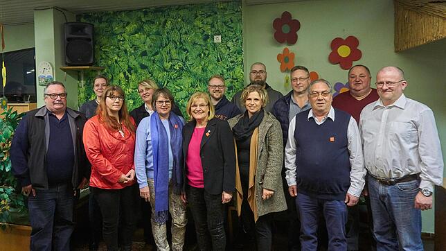 Die SPD-Kandidaten für den Gemeinderat: Siegfried Eckert, Sandra Mathis, Tanja Dillo, Sarah Bartl, Angelika Buchmann-Flaitz, Karin ...