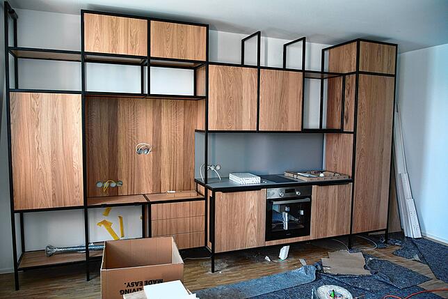 So sieht es in einer der Boardinghouse-Wohnungen aus. In der Schrankwand sind alle Funktionen untergebracht.