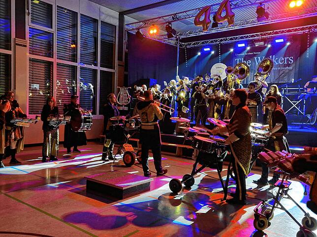 Die befreundete Gugge-Gassa-Fetz-Band war extra für das Jubiläum aus Bad Waldsee angereist. Bilder: Michelle Güntert