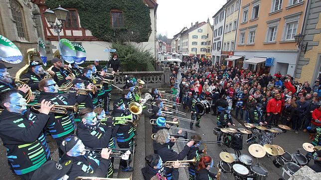 Die Seegumper, hier bei ihrem Benefizkonzert zugunsten der Aktion &bdquo;Narr mit Herz&ldquo; auf der Münstertreppe, haben in diesem ...