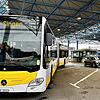 Der Bus, der als Ersatzverkehr die Strecke von Schaffhausen nach Singen befährt, ist gerappelt voll. Am Zoll mussten die Fahrgäste für ...