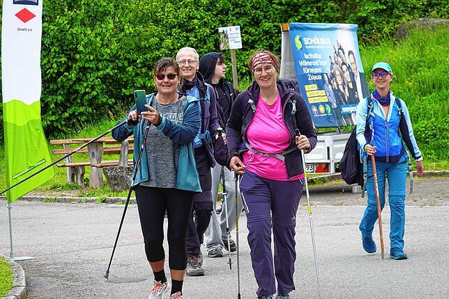 Bild 33: 180 Teilnehmer beim 42-Kilometer-Wandermarathon: Das sind die Bilder