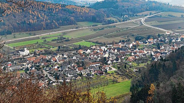 Der Ortsteil Stahringen von der Homburg aus gesehen. Hier haben Elektrifizierung und Ausbau der Bodenseegürtelbahn die größten ...