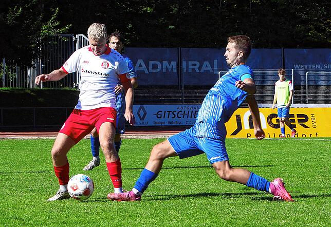 Bild 3: Rasantes 2:2 zwischen SC Pfullendorf und 1. FC Rielasingen-Arlen. Wir waren mit der Kamera dabei!