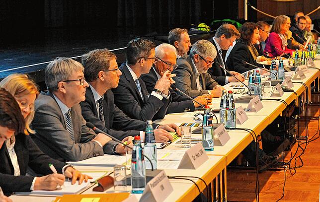 Petitionsausschuss Windpark Länge vor Ort in Riedöschingen und Donaueschingen