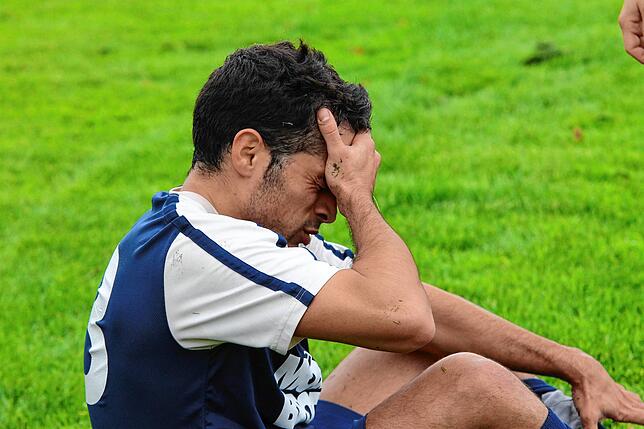 Verzweifelt: Lang kämpfte Spielertrainer Giuseppe Stabile mit dem SV BW Murg gegen den Abstieg. Nach dem erreichten Ligaverbleib ...