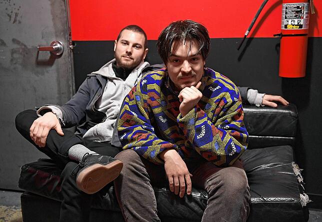 Milky Chance: Philipp Dausch und Clemens Rehbein posieren in New York.