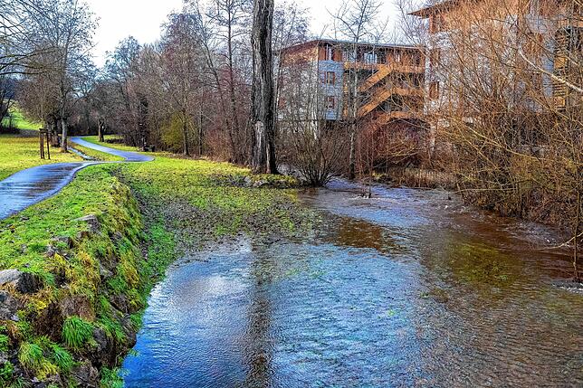 Mittwoch, 13. Dezember, 10.34 Uhr: Der Pegel im Warenbach am Heilig-Geist-Spital in VS-Villingen steigt deutlich an.