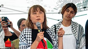 Die Klimaaktivistin Greta Thunberg und andere Aktivisten einer Menschenrechtsorganisation treffen sich vor ihrer Abreise in den Nahen ...