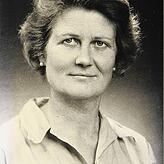 Mit seiner ersten Ehefrau Ghislaine Gräfin de la Gardie (1927 bis 1987) hatte Jocelin Winthrop Young drei Kinder. Die beiden ließen sich ...
