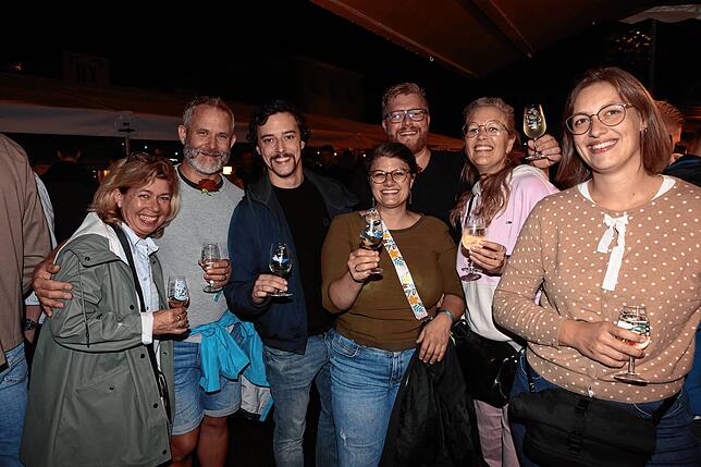 Bild 26: Endlich Wochenende! Das feiern die Besucher beim Konstanzer Weinfest 2025