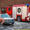 Von außen sieht der Oldtimer noch ganz passabel aus. Aber im Motorraum hat das Feuer gewütet.
