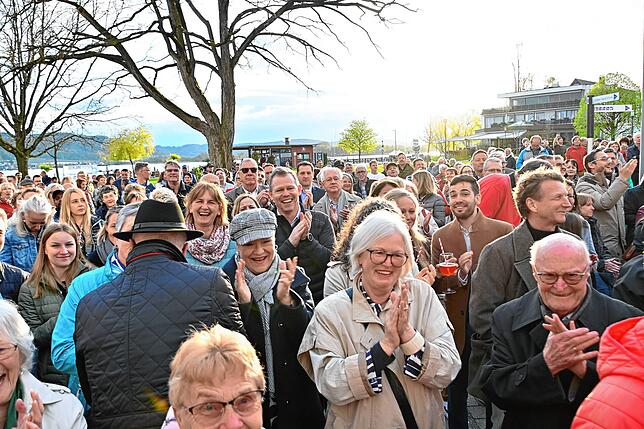 Bild 3: Bilder vom Wahlsieg von Christoph Stolz bei der Bürgermeisterwahl in Bodman-Ludwigshafen (1)