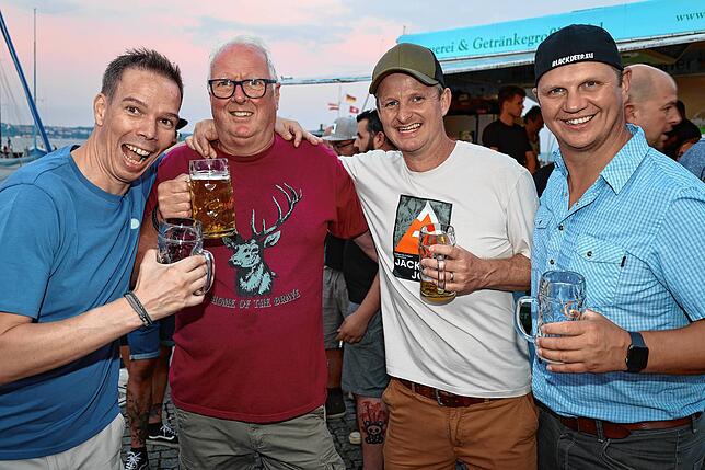 Bild 14: Party direkt am Bodensee: Beim Staader Hafenfest 2025 treffen sich die Konstanzer