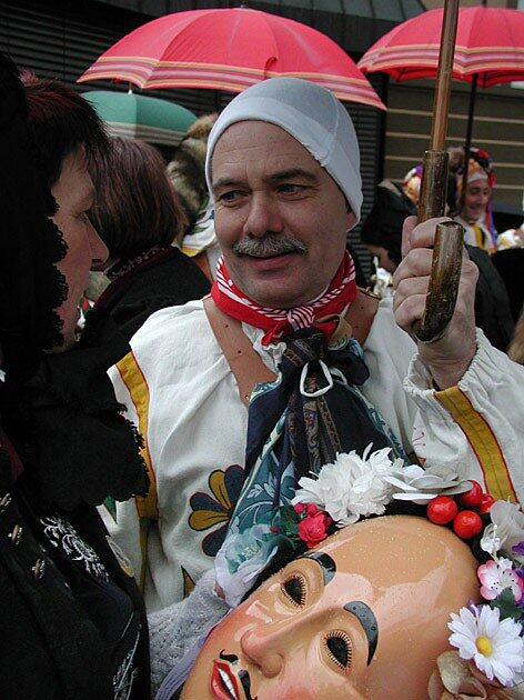 Bernhard Kaiser macht auch als Hansel beim Donaueschinger-Umzug eine gute Figur.