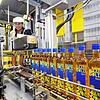 Die Abfüllung bei der Baargold GmbH. Auch hier ist die Nachfrage nach Speiseöl extrem gestiegen.