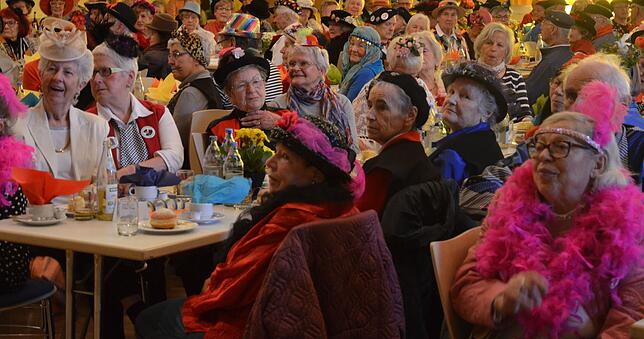 Bild 26: Bilder von der bunten Fasnacht für Senioren in der Stadthalle