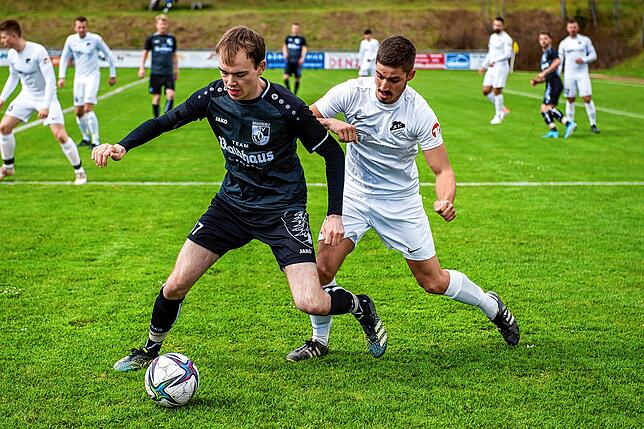 Bild 11: SV Waldhaus besiegt den SV Rheintal glatt mit 4:0 &ndash; und wir haben Bilder!