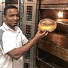 Yerro Bah hat in der Bäckerei Grecht in Engen seine Ausbildung zum Bäcker gemacht. Der 28-Jährige kam 2018 als Flüchtling nach Deutschland.
