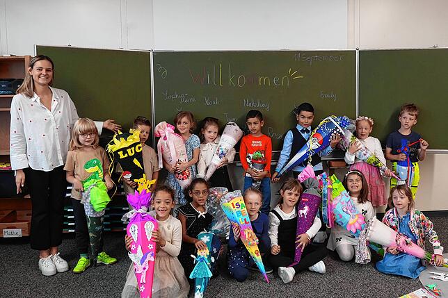 Klasse Fu4A: Die Erstklässler mit der Lehrerin Lisa-Sophie Flaig.