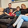 Teresa und Manuel Anton sowie ihre Kinder Alessia (3) und Giuliano (8) genießen seit August 2023 das Leben in ihrem eigenen Haus in ...