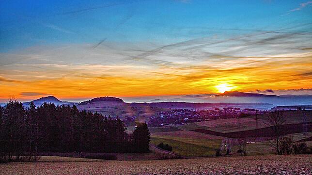 Sonnenaufgang über der Hegaulandschaft