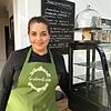 Die Kochbuchautorin Luisa Zerbo in ihrem Café im Da Gino.