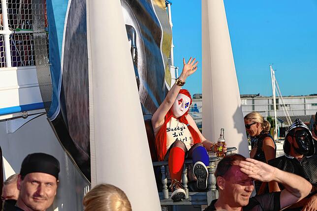 Bild 34: Erst legt das Torture-Ship in Konstanz an! Dann beginnt das große Schaulaufen