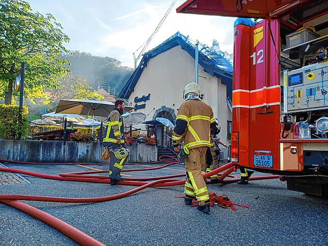 Feuerwehrleute im Einsatz.