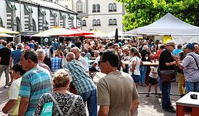 Entspannt und friedlich – so kennt man den Radolfzeller Abendmarkt. Hier eine Aufnahme vom Auftakt Ende Juni. Kürzlich hatte der Zoll ...