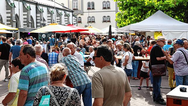 Entspannt und friedlich – so kennt man den Radolfzeller Abendmarkt. Hier eine Aufnahme vom Auftakt Ende Juni. Kürzlich hatte der Zoll ...