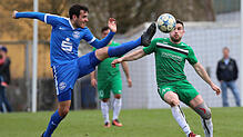Zur Pause stand es 2:2 zwischen dem BSV Nordstern Radolfzell (Qendrim Fetaj, links) und dem Hegauer FV (Steven Noguiera Rodrig). Das ...