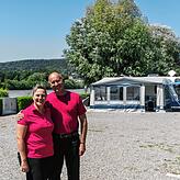 Sonja und Oliver Bier auf ihrem Campingplatz Rhein-Camping in Waldshut.