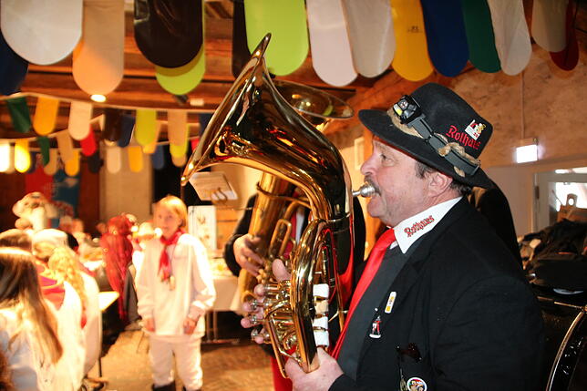 Bild 13: Die schönsten Bilder vom Heringsessen in Waldshut-Tiengen: Tradition und Genuss im Fokus