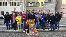 Zu einem Erinnerungsfoto versammelten sich Mitglieder der Fastnachtsgeselschaft Sipplingen, der Narrenzunft Überlingen, des Überlinger ...