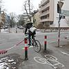 Eine Gefahr, die nicht sein müsste: Von der Schottenstraße auf den Lutherplatz stoppen Ketten die Radfahrer. Die sollen bald verschwinden.