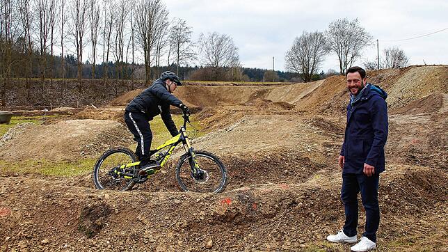 Luan Bytyqi (13) ist einer der Ersttester beim neu entstehenden Bikepark in Zoznegg. Alexander Krebs, Vorstand für Jugend- und ...