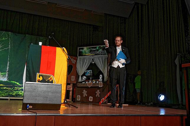 Bild 16: Düengemer Obed 2025: Zauberwald und tolle Unterhaltung in Tiengener Stadthalle